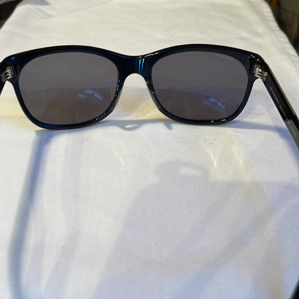 BURBERRY POLARIZED 4123-A 3001 57 18 140 Men’s full frame black with gray lenses - Picture 4 of 8